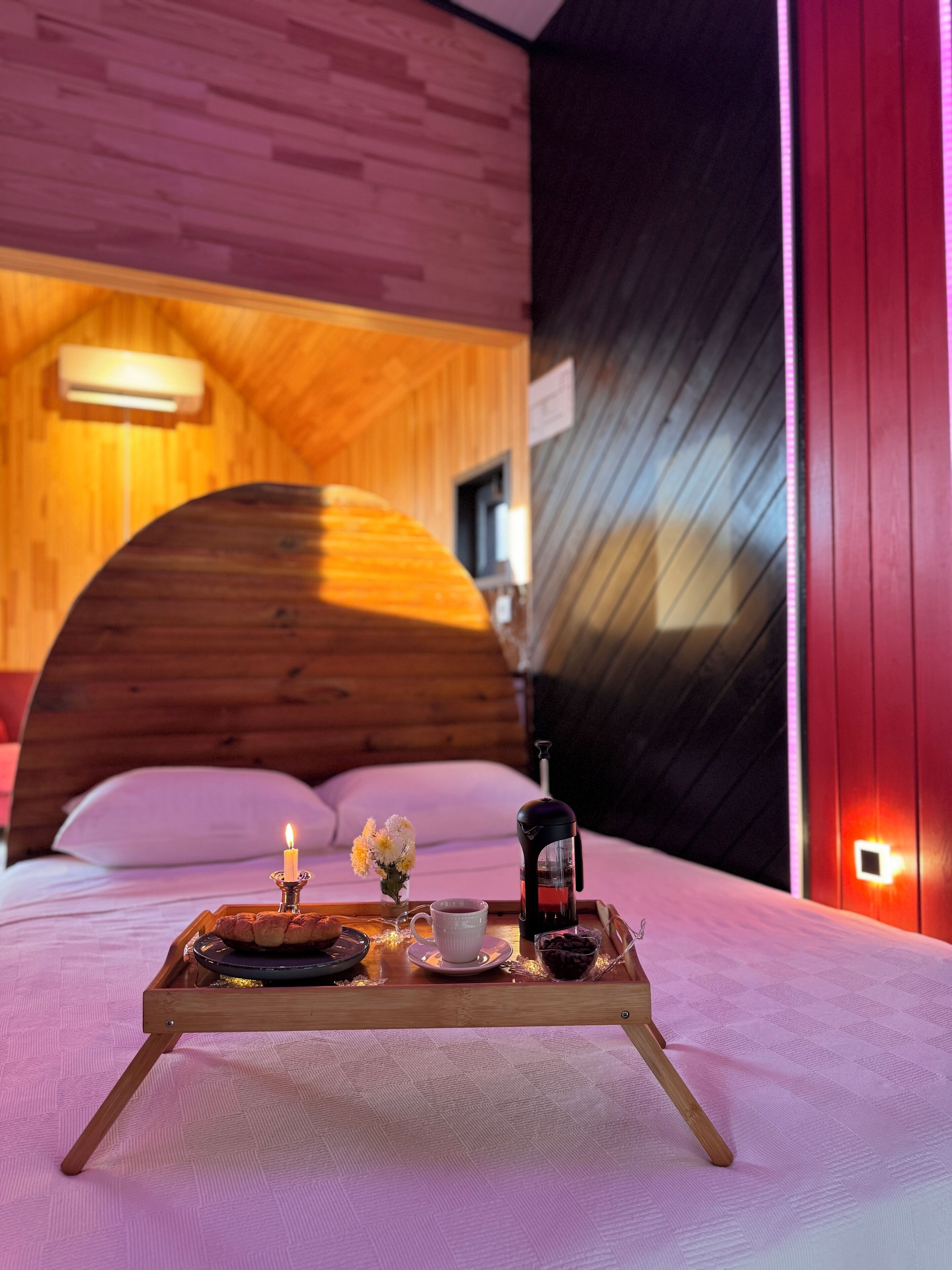 Deluxe Tiny Home Lake View | Minibar, individuell inredning, skrivbord och gratis wi-fi