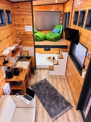 Bohemian Tiny Home Lake View | Minibar, individually decorated, desk, free WiFi