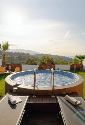 10 outdoor pools, pool umbrellas