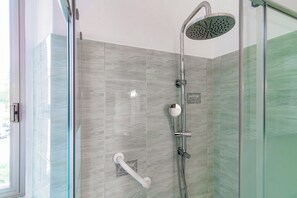 Apartment, Balcony | Bathroom shower - Lidia's Home (Cernobbio)