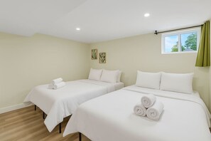 4 bedrooms, desk, iron/ironing board, travel crib