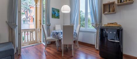 Apartment, Balkon, Stadtblick | Esszimmer