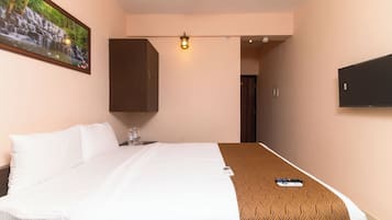 Standard Room | Premium bedding, in-room safe, soundproofing, iron/ironing board