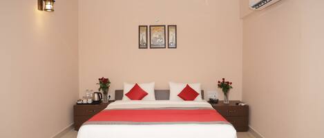 ห้องจูเนียร์, เตียงคิงไซส์ 1 เตียง | เครื่องนอนระดับพรีเมียม, ตู้นิรภัยในห้องพัก, ห้องเก็บเสียง