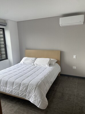 1 bedroom, in-room safe, iron/ironing board, free WiFi