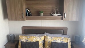 Unclassified image, 4 of 19, button - 2-bed Cabin, Sleeps 4 in Cayton Bay (Scarborough)