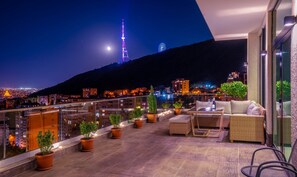 Property grounds - Cityscape Retreat: The View (Tbilisi)