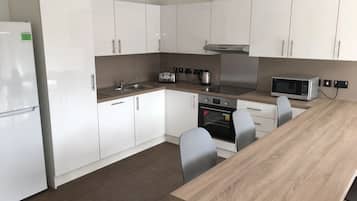 Single Room, Non Smoking | Shared kitchen