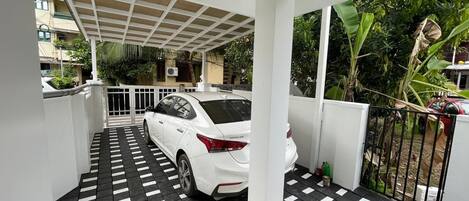 House | Kawasan hartanah