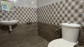 House | Bathroom | Shower, towels