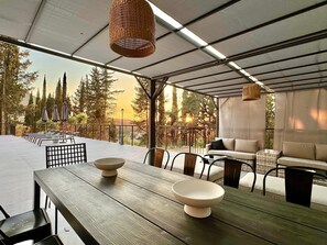 Outdoor dining - Domenico Morani Luxury Villa Concept (Achilleio)