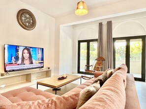 TV - Villa Trousas Kassiopi with private pool (Kassiopi)