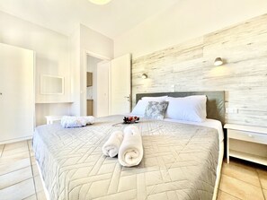 9 bedrooms, in-room safe, iron/ironing board, travel cot