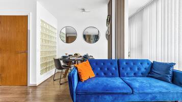 Apartment | Living area | TV