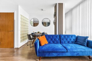 Apartment | Living area | TV