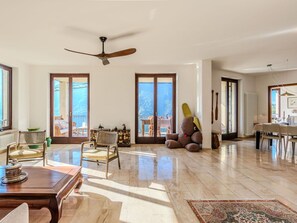 Living area - Wonderful private villa for 14 people with private pool, WIFI, TV, terrace and pets allowed (San Mamete)