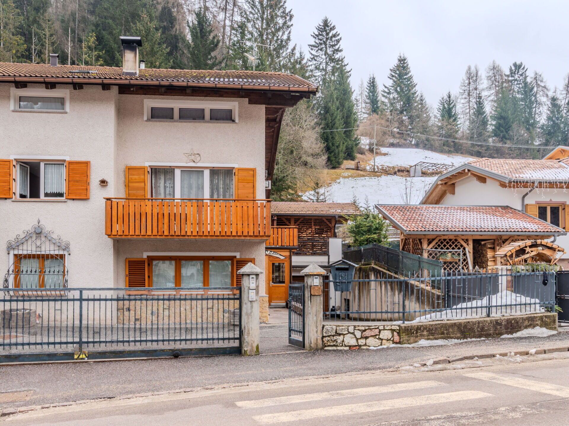 Casa, Casa, Techo, Puerta, Cabaña, Pendiente, Invierno, Congelación, Cerca, Nieve