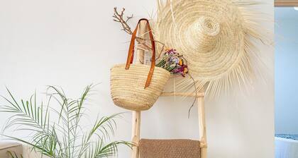 Modern corporate apartment with 2 bedrooms and WiFi, AC in gorgeous Marrakech