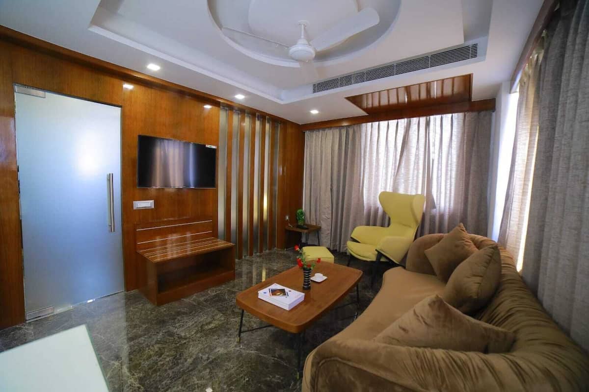 Studio Suite | Living area