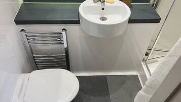 Studio, Non Smoking | Bathroom