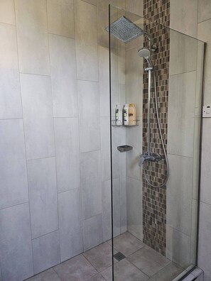 Apartment, 2 Bedrooms, Accessible, Balcony | Bathroom - "golden Triangle" Kingston Jamaica, West Indies (Kingston)