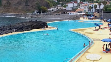 House | Pool