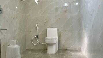 Standard Double Room | Bathroom