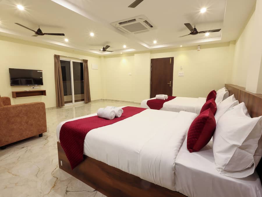 Superior Suite, Hill View | Soundproofing, bed sheets