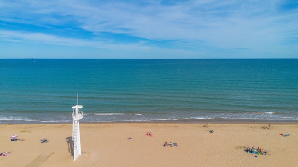 Sun-loungers, beach towels