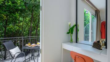 Standard Triple Room | Terrace/patio