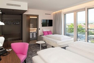 Executive Double or Twin Room, Mountain View | Minibar, in-room safe, desk, laptop workspace