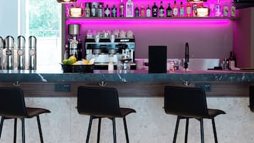 Bar (in der Unterkunft)