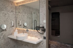 Classic Double or Twin Room, Mobility Accessible | Bathroom | Shower, hair dryer, towels, soap - Hotel Le Parc (Wiener Neustadt)