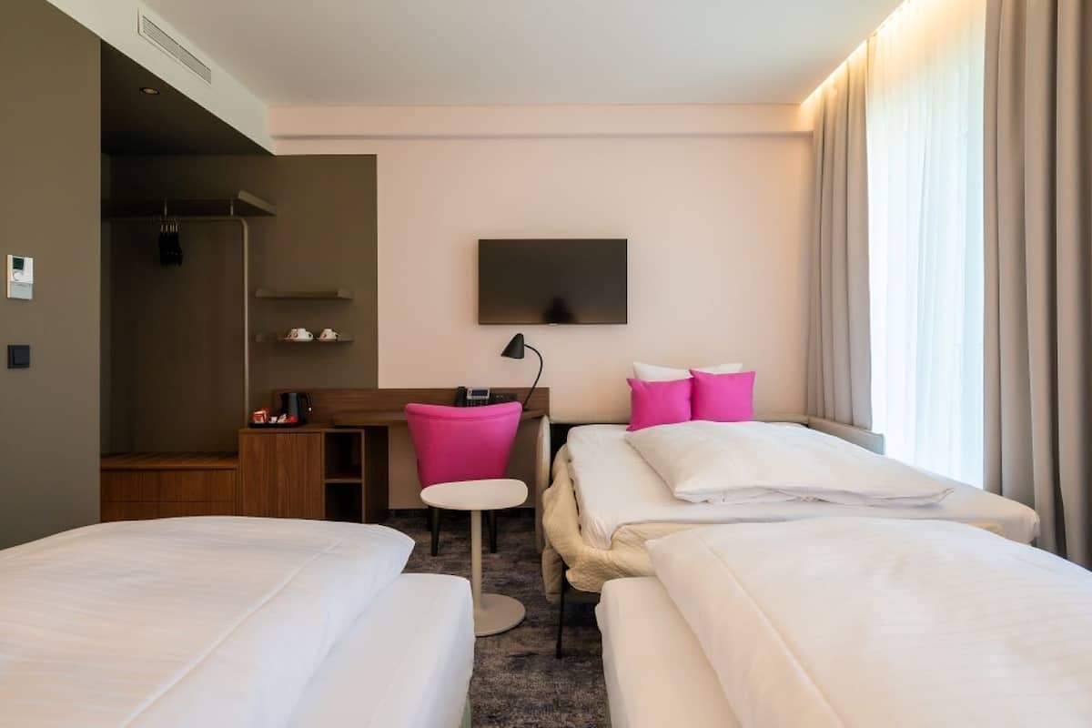 Superior Double or Twin Room, Garden View | Minibar, in-room safe, desk, laptop workspace