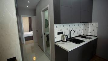 1 bedroom, in-room safe, desk, laptop workspace