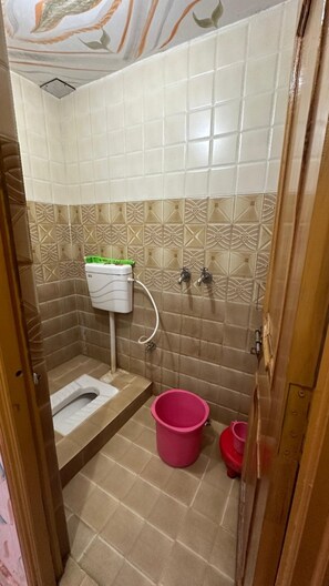 淋浴設備、雨淋花灑、提供毛巾、番梘