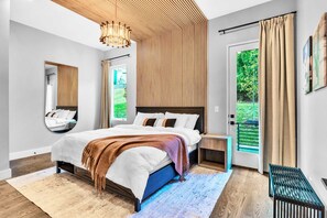 4 habitaciones, escritorio, tabla de planchar con plancha y wifi