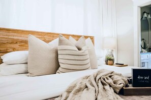 4 Schlafzimmer, Schreibtisch, Bügeleisen/Bügelbrett, WLAN