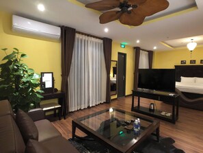 Superior Studio Suite, City View | Living area - Le Grand Hanoi Hotel - The Oriental (Hanoi)