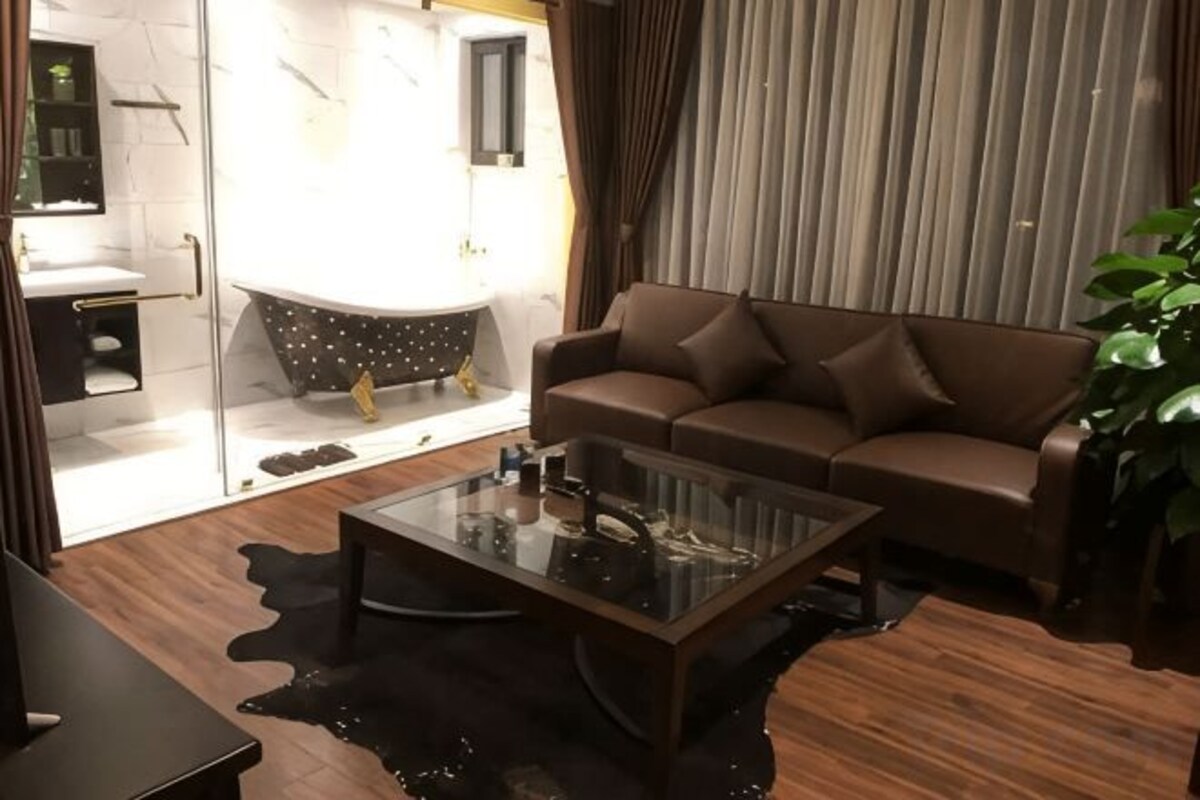 Superior King Suite
