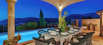 Exclusive dream villa ARCOS 33 in Spain with panoramic views of the Mediterranean.