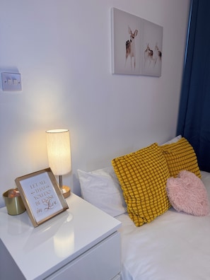1 chambre, fer et planche à repasser, Wi-Fi, draps fournis