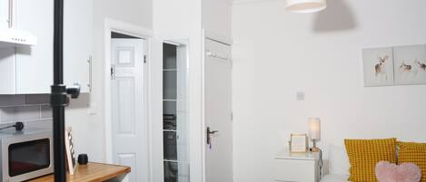 1 chambre, fer et planche à repasser, Wi-Fi, draps fournis