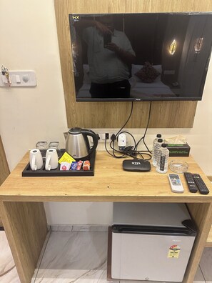 Family Room | Free WiFi, bed sheets - Hotel Kings Residency (Ahmedabad)