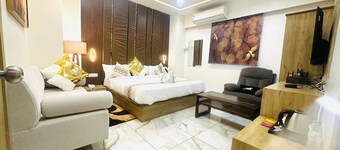 Hotel Kings Residency