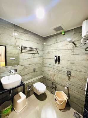 Deluxe Double Room | Bathroom - Hotel Kings Residency (Ahmedabad)