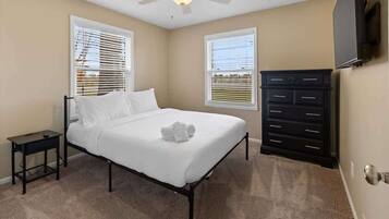 6 bedrooms, iron/ironing board, WiFi, bed sheets