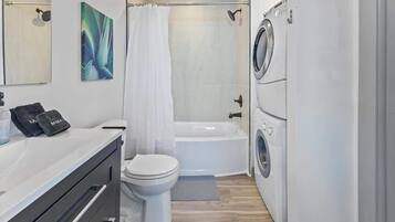 Dusche, Haartrockner, Shampoo