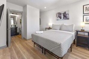 1 bedroom, iron/ironing board, WiFi, bed sheets - Cityview Cottage Summ (Indianapolis)