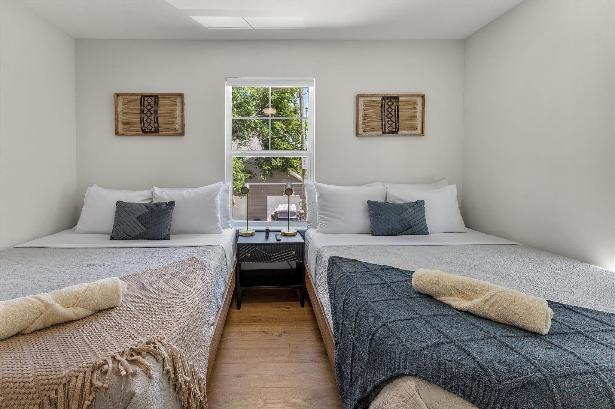 1 habitación, tabla de planchar con plancha, wifi y ropa de cama 